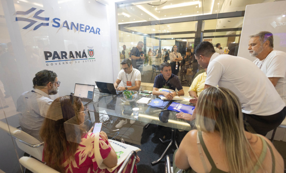 Sanepar encerra a participação no Paraná Mais Cidades divulgando os principais programas e serviços para atender aos municípios do Paraná