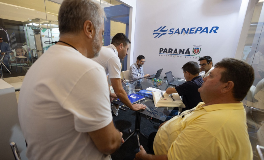 Sanepar encerra a participação no Paraná Mais Cidades divulgando os principais programas e serviços para atender aos municípios do Paraná
