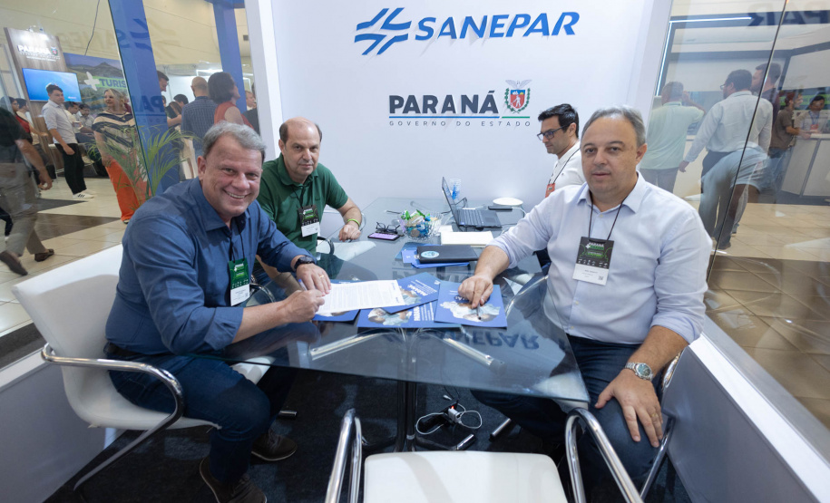 Sanepar encerra a participação no Paraná Mais Cidades divulgando os principais programas e serviços para atender aos municípios do Paraná