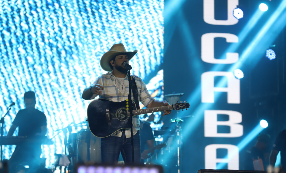 Fernando e Sorocaba em Matinhos