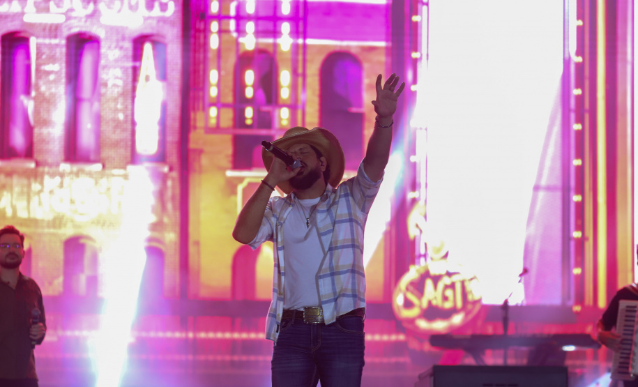 Fernando e Sorocaba em Matinhos no Verao Maior Parana