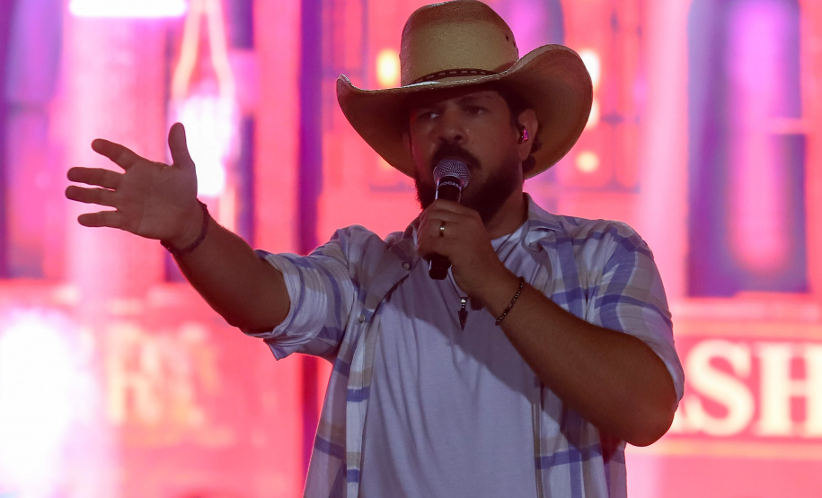 Fernando e Sorocaba em Matinhos no Verao Maior Parana