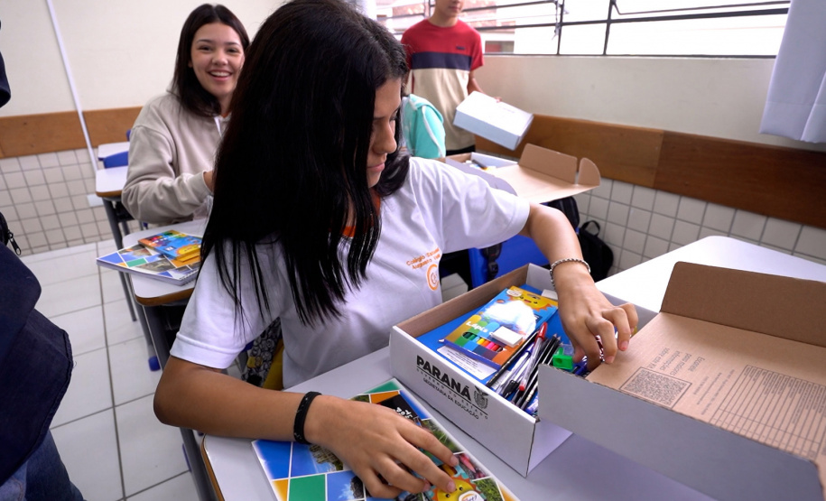 KIT VOLTA AS AULAS MATERIAL E PERSONAGENS