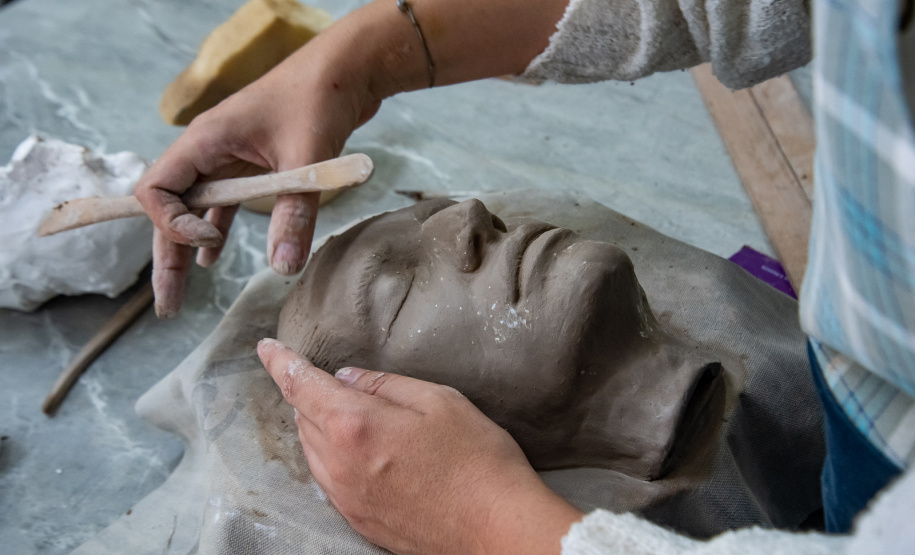 Academia Alfredo Andersen divulga período de inscrições para oficinas do 1.º semestre