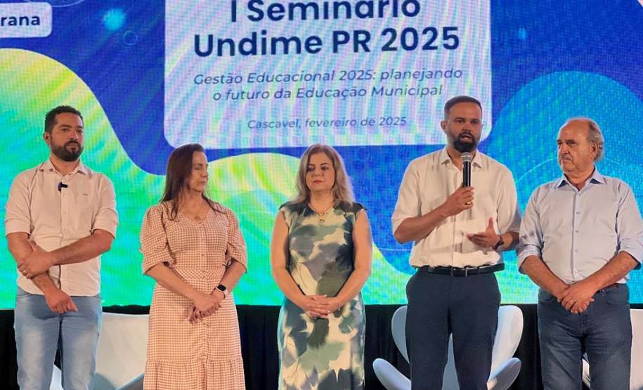 Secretários de educação do Paraná debatem gestão e planejamento em Cascavel