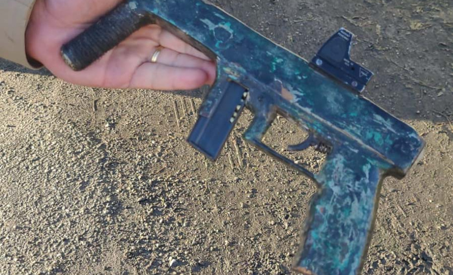 PMPR prende suspeitos de tentativa de homicídio e apreende submetralhadora no Litoral