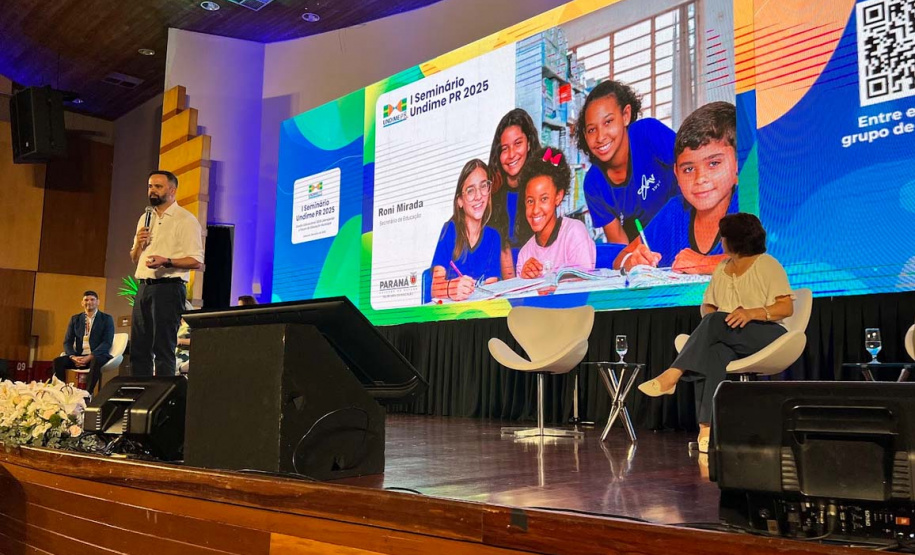 Secretários de educação do Paraná debatem gestão e planejamento em Cascavel