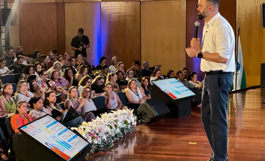 Secretários de educação do Paraná debatem gestão e planejamento em Cascavel
