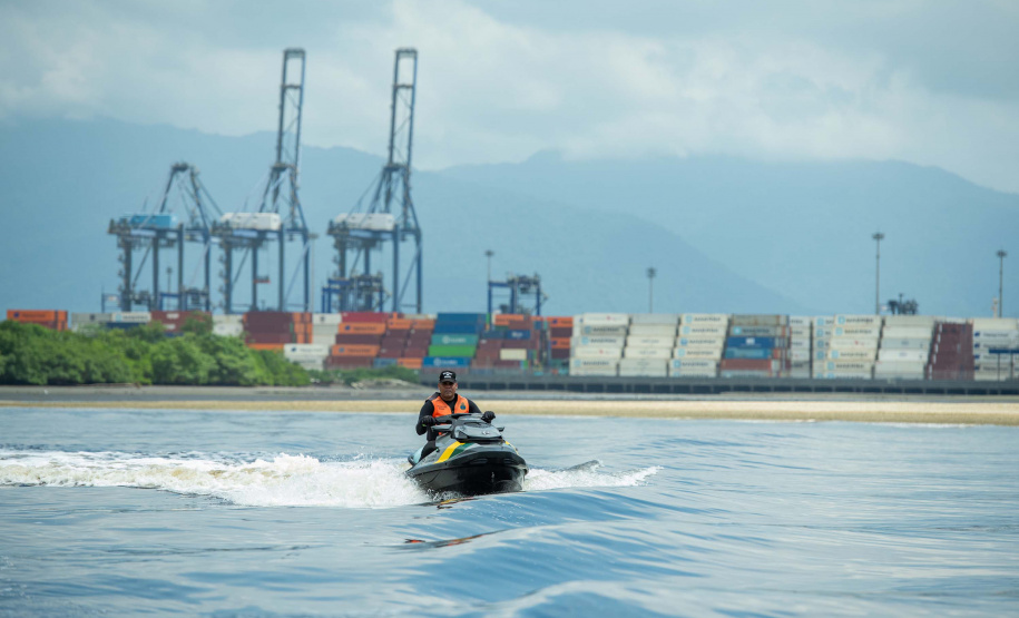 Fiscalização marítima é realizada nos portos paranaenses