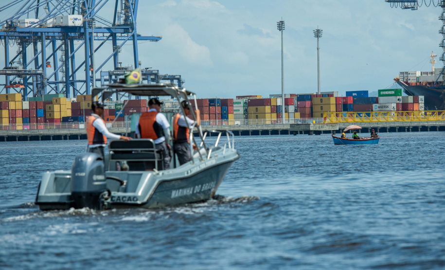 Fiscalização marítima é realizada nos portos paranaenses
