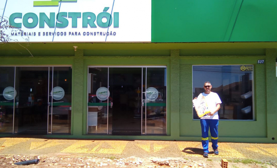 Em ação voluntária, copelianos que atuam na regional Centro Sul, orientaram centenas de pessoas, entre crianças, jovens e adultos, sobre cuidados com a rede elétrica, com palestras e visitas de campo, nas cidades de Rio Azul (foto) e Arapoti