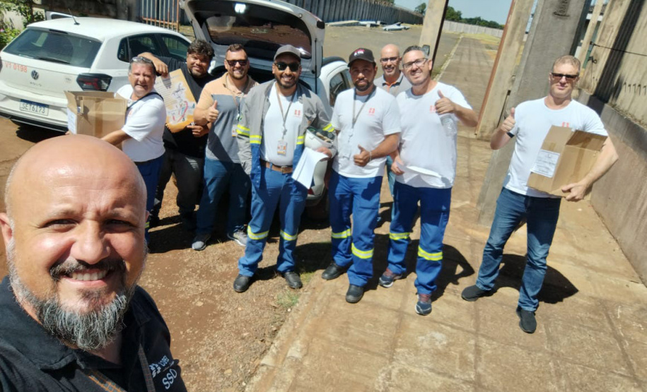 Em ação voluntária, copelianos que atuam na regional Centro Sul, orientaram centenas de pessoas, entre crianças, jovens e adultos, sobre cuidados com a rede elétrica, com palestras e visitas de campo, nas cidades de Rio Azul (foto) e Arapoti
