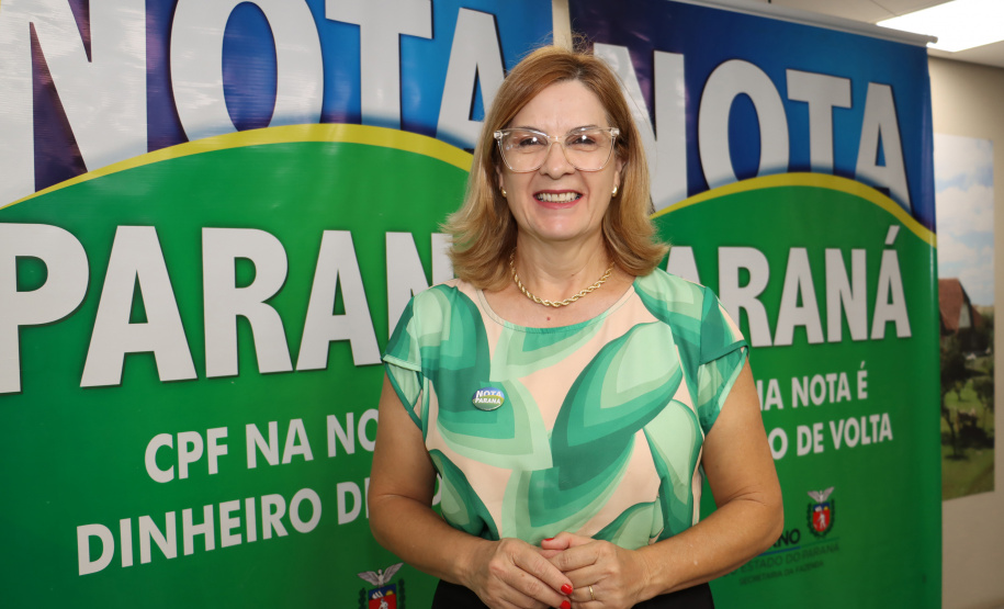 10 anos de CPF na nota: moradora de Londrina recebe prêmio de R$ 1 milhão no Nota Paraná