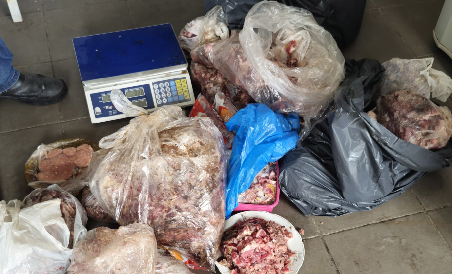 PCPR e Vigilância Sanitária apreendem 161 quilos de carne e prendem responsável em Pontal do Paraná