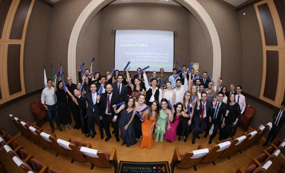 Hospital do Trabalhador forma novos especialistas e reforça assistência à população