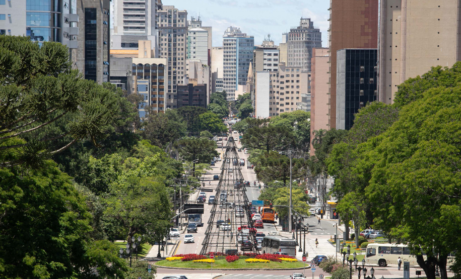 Paraná registra maior elevação da atividade econômica do Sul e Sudeste no último trimestre de 2024