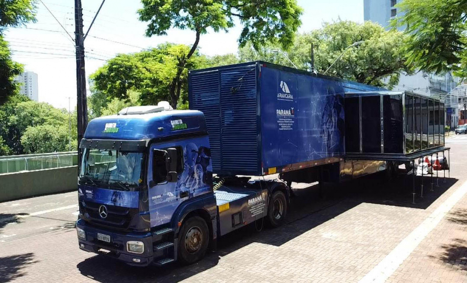 Carreta da Inovação chega a Foz do Iguaçu com oficinas de IA e serviços digitais do Detran