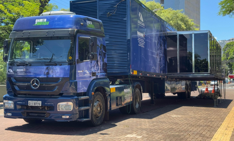 Carreta da Inovação chega a Foz do Iguaçu com oficinas de IA e serviços digitais do Detran