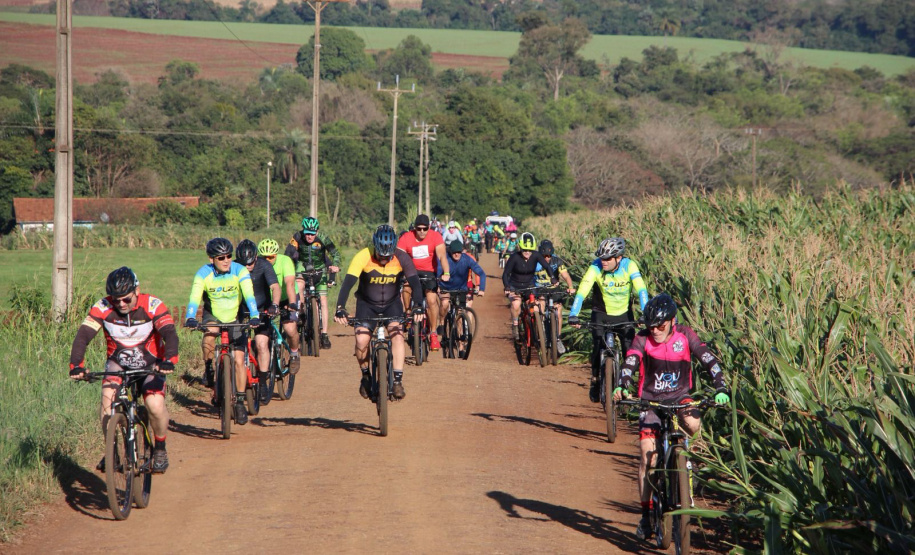 Carnaval, cultura e campeonatos: março começa com feriadão e movimenta o turismo nas regiões paranaenses