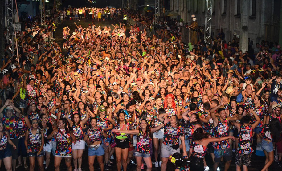 Carnaval, cultura e campeonatos: março começa com feriadão e movimenta o turismo nas regiões paranaenses