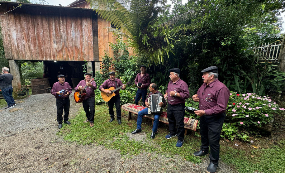SETU CAMINHO DO VINHO BITURUNA