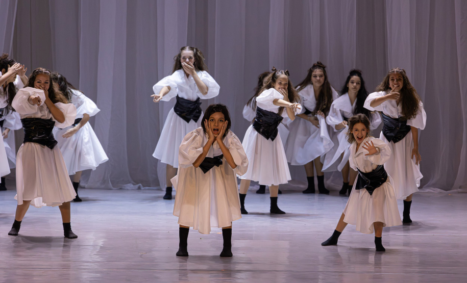 Escola de Dança Teatro Guaíra divulga lista de aprovados para turma de 2025