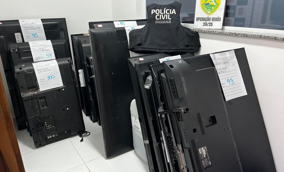 PCPR e PMPR apreendem mais de 100 televisores provenientes de estelionato em Matinhos