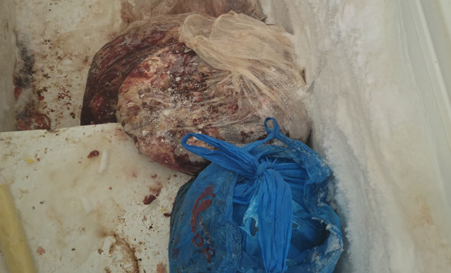 PCPR e Vigilância Sanitária apreendem 161 quilos de carne e prendem responsável em Pontal do Paraná