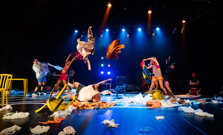 Espetáculo 'Deriva' celebra os 18 anos da Súbita Companhia
