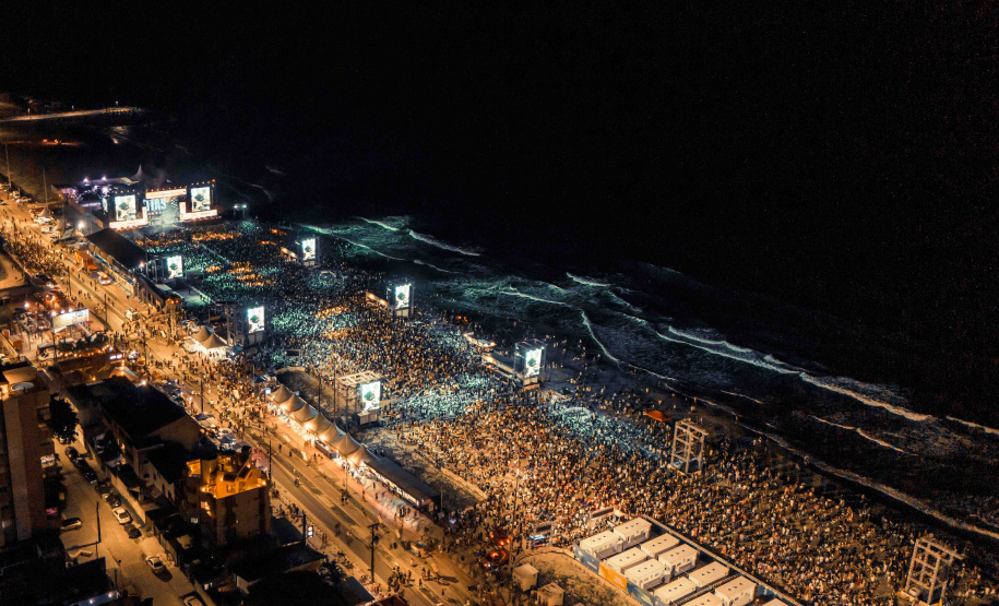 Matinhos, 22 de fevereiro de 2025 - Show da banda Titãs no paldo do Verão Maior Paraná em Caiobá.