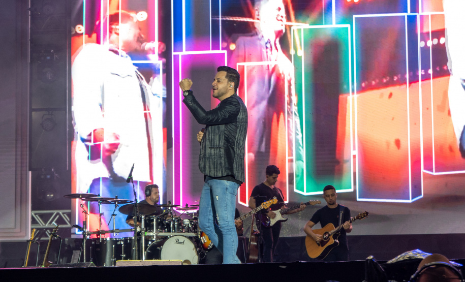 SHOW JOÃO NETO E FREDERICO