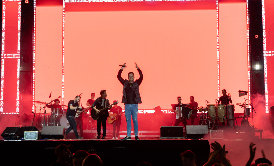 SHOW JOÃO NETO E FREDERICO