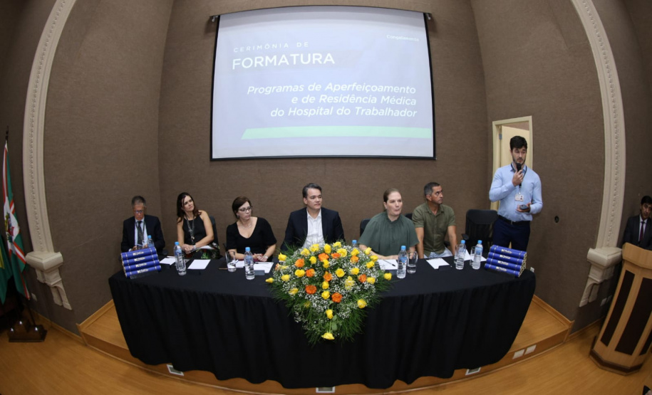 Hospital do Trabalhador forma novos especialistas e reforça assistência à população
