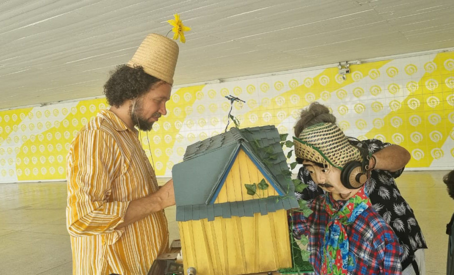 Festival de Bonecos encanta público na abertura e segue com programação variada