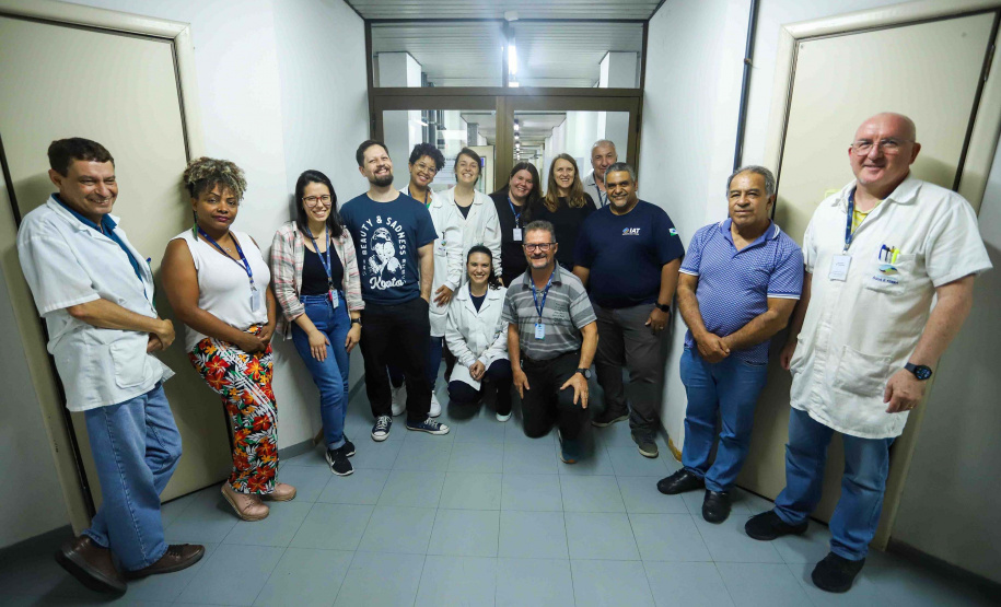 Composto por três laboratórios, a estrutura do IAT faz análises regulares de amostras de água, solo, sedimentos e peixes para a identificação de contaminantes e poluentes