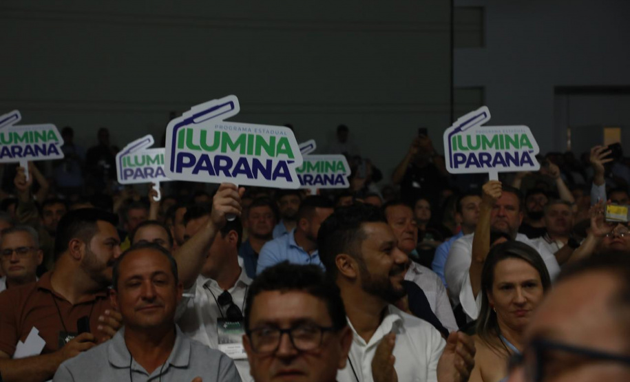 Ilumina Paraná vai levar luz de LED para 100% dos municípios do Estado