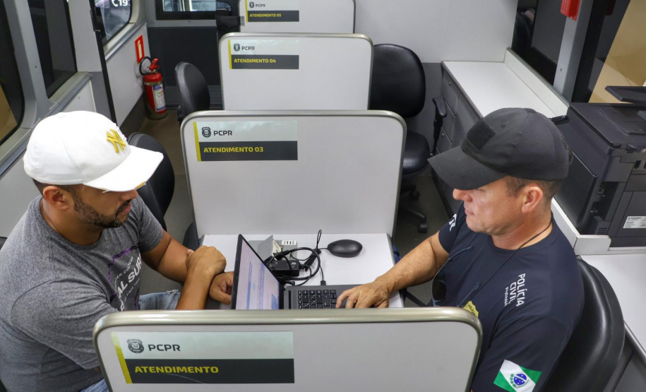 Delegacia Móvel da PCPR é ponto de referência em segurança para o público nos eventos do Verão Maior Paraná