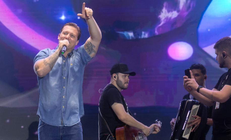 Pontal do Paraná, 21 de fevereiro de 2025 - Show de George Henrique e Rodrigo, no Centro de Eventos Marisol, dentro da programação do Verão Maior Paraná.