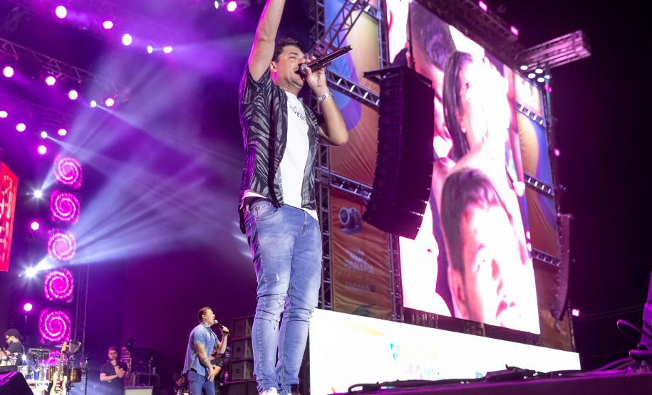 Pontal do Paraná, 21 de fevereiro de 2025 - Show de George Henrique e Rodrigo, no Centro de Eventos Marisol, dentro da programação do Verão Maior Paraná.