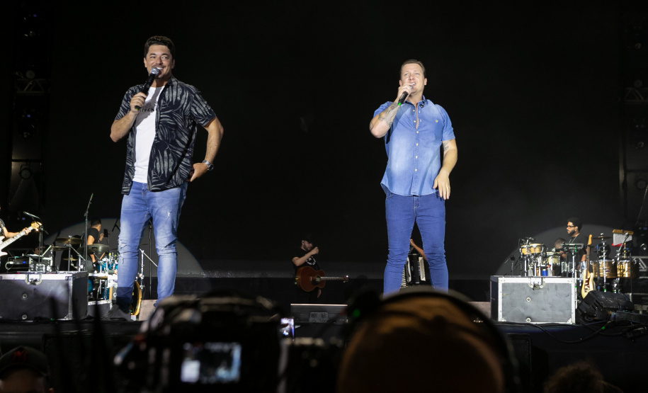 Pontal do Paraná, 21 de fevereiro de 2025 - Show de George Henrique e Rodrigo, no Centro de Eventos Marisol, dentro da programação do Verão Maior Paraná.