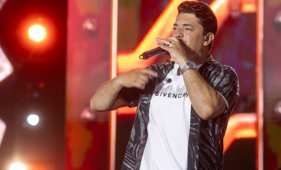 Pontal do Paraná, 21 de fevereiro de 2025 - Show de George Henrique e Rodrigo, no Centro de Eventos Marisol, dentro da programação do Verão Maior Paraná.