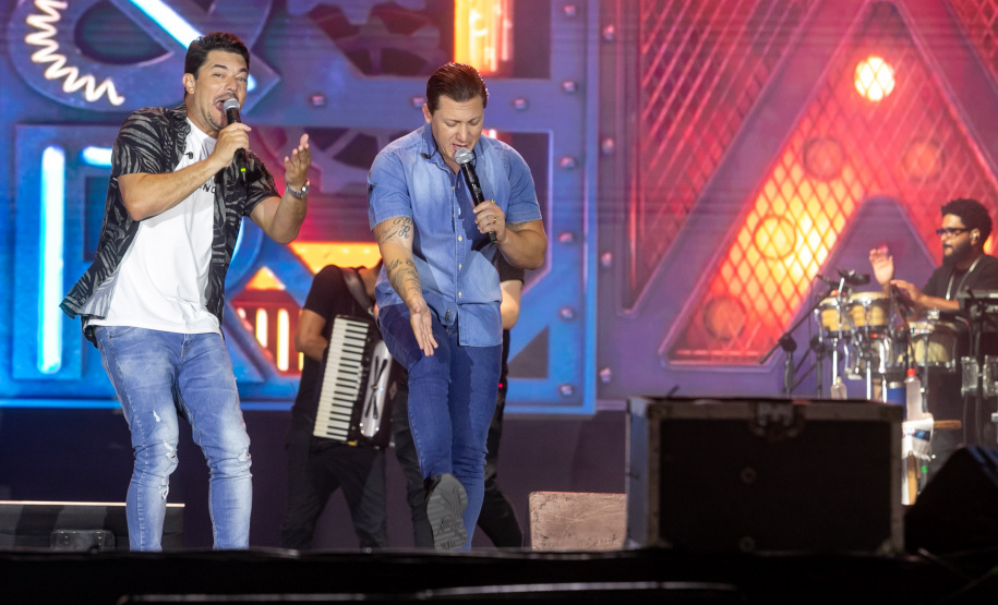 Pontal do Paraná, 21 de fevereiro de 2025 - Show de George Henrique e Rodrigo, no Centro de Eventos Marisol, dentro da programação do Verão Maior Paraná.