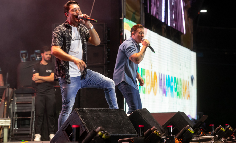Pontal do Paraná, 21 de fevereiro de 2025 - Show de George Henrique e Rodrigo, no Centro de Eventos Marisol, dentro da programação do Verão Maior Paraná.