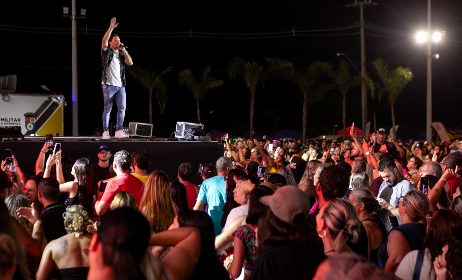 Pontal do Paraná, 21 de fevereiro de 2025 - Show de George Henrique e Rodrigo, no Centro de Eventos Marisol, dentro da programação do Verão Maior Paraná.