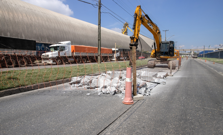 Portos do Paraná investe R$ 10 milhões em ruas de Paranaguá