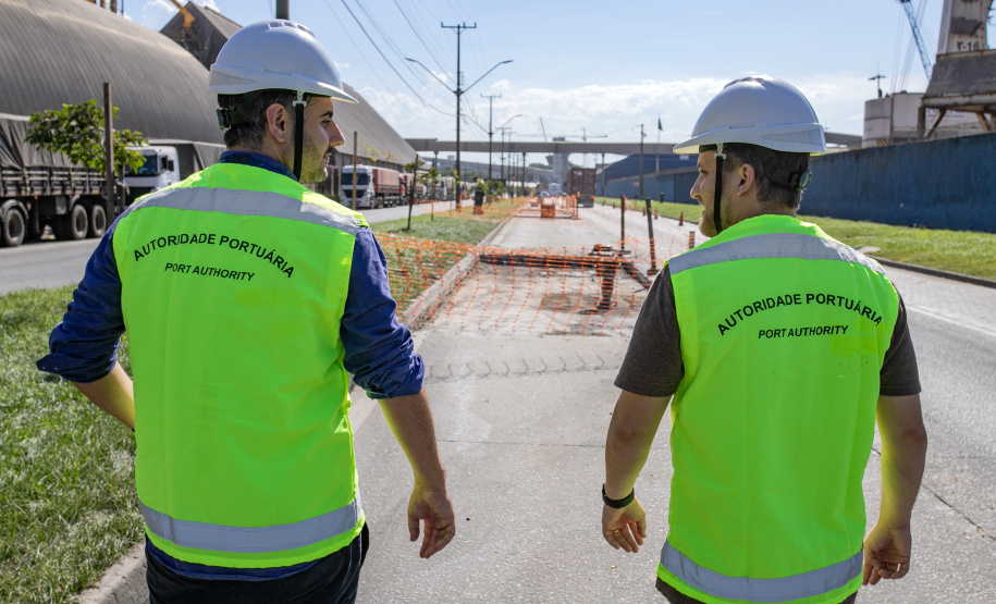 Portos do Paraná investe R$ 10 milhões em ruas de Paranaguá