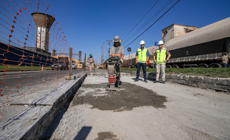 Portos do Paraná investe R$ 10 milhões em ruas de Paranaguá