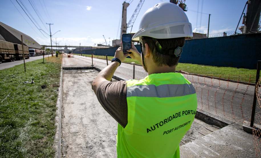 Portos do Paraná investe R$ 10 milhões em ruas de Paranaguá