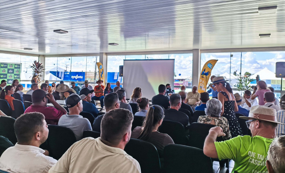 Jornadas Regiões Turísticas reuniu cerca de 100 pessoas no Show Rural, em Cascavel