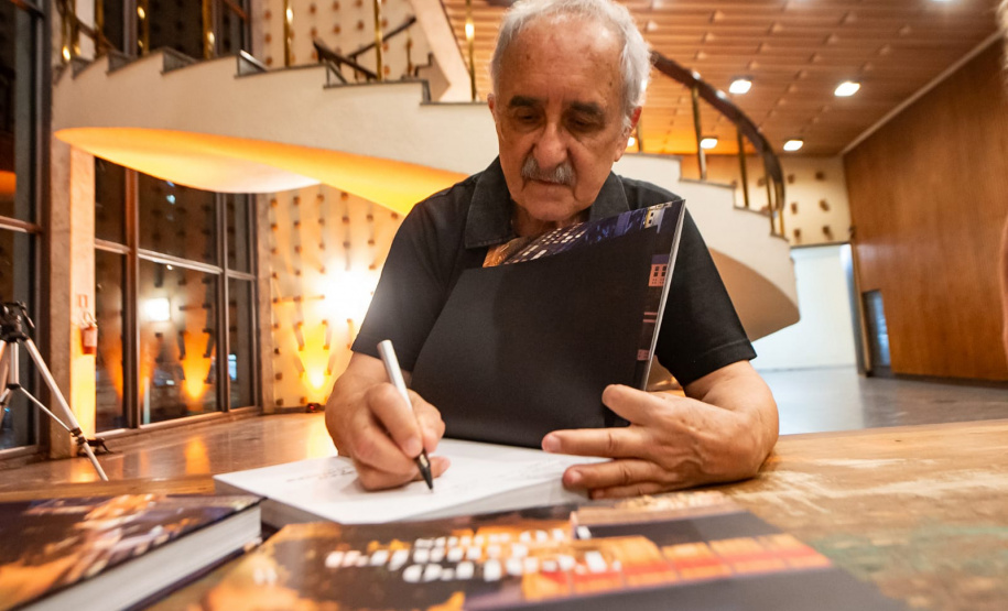 TEATRO GUAÍRA LANÇAMENTO LIVRO 140 ANOS